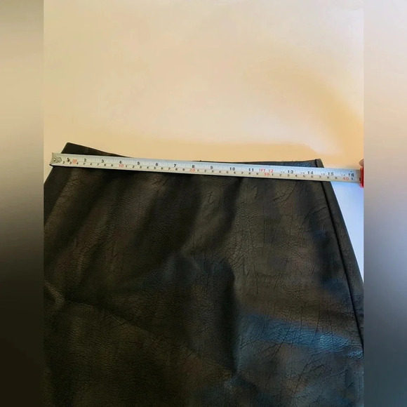 Club Monaco black faux leather mini skirt - Picture 9 of 13